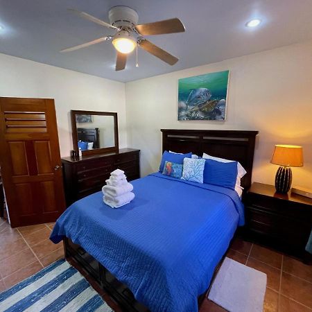 Pura Vida Inn 库尔克岛 外观 照片